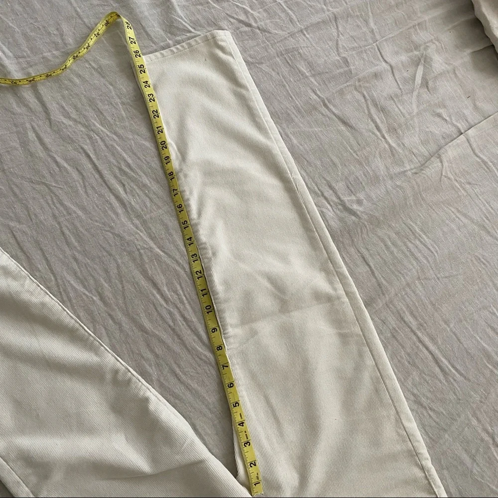 Levi's Cream Wedgie Straight Jeans - Picture 7 of 8